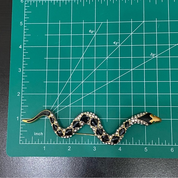 Vintage Signed Gold-tone Luxurious 5.5” Snake Enamel Rhinestone Crystal Brooch - Picture 11 of 13